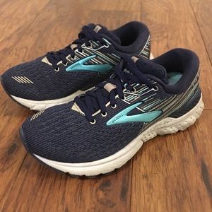 WOMEN’S BROOKS ADRENALINE GTS 19 RUNNING SHOES